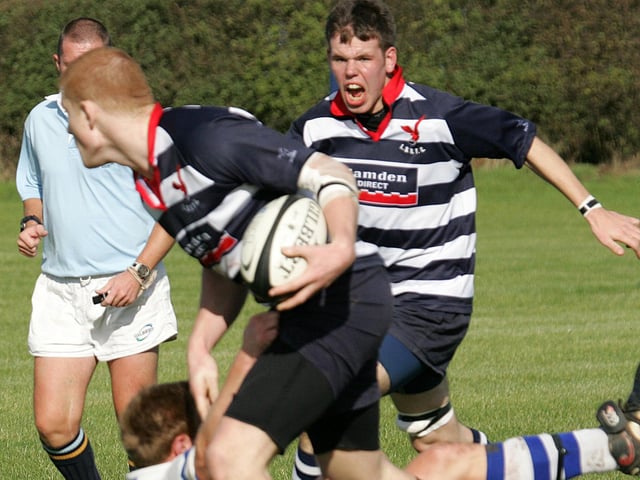 Leighton Buzzard 1sts (blue/white hoops) v Northampton Mens Own (white)