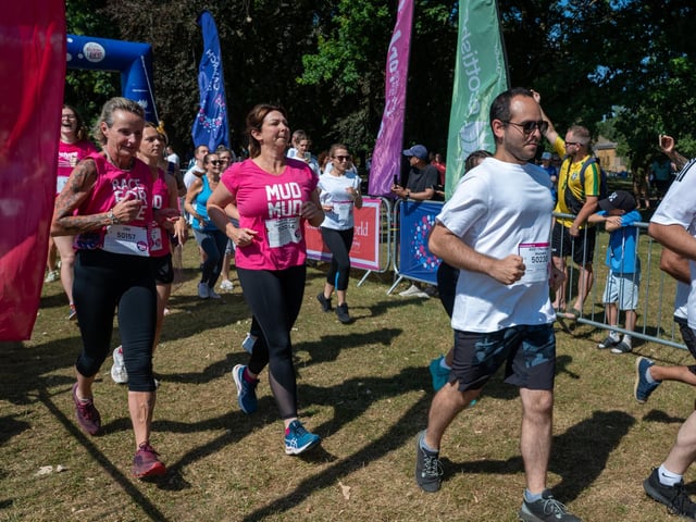 Runners taking part in the Pretty Muddy Race For Life at Abington Park in Northampton on Saturday, July, 11, 20026. Photo by David Jackson.