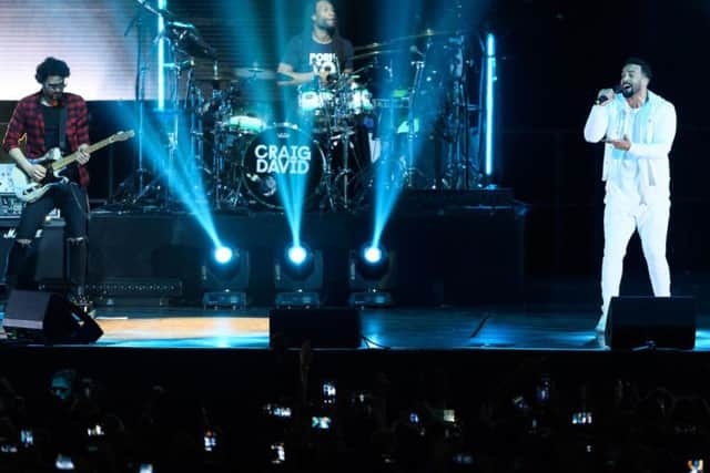 Craig performed hits such as Fill Me InandSeven Days as well as modern tracks includingAint Giving UpandWhen The Bassline Drops