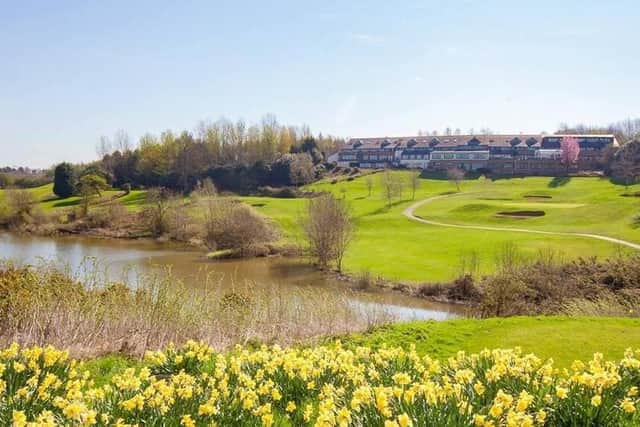 Nestled within stunning grounds, Hellidon offers the perfect backdrop for your dream wedding day. With 8 beautiful lakes dotted amongst the 220 acres of surrounding land and rolling hills, the resort is picture perfect