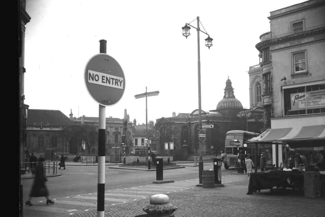 New no entry signs between Market Square and the Abington Street-Mercers Row junction, 1959