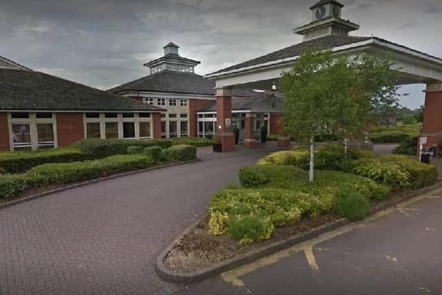 Set in leafy grounds off the M1 motorway, this upscale hotel is 4 miles from Northampton Museum and Art Gallery, and 12 miles from Silverstone motor racing circuit