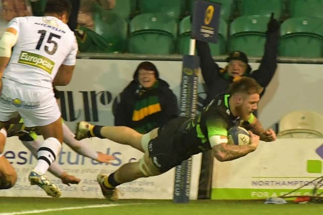 Teimana Harrison scored Saints' first try against Clermont Auvergne (pictures: Dave Ikin)