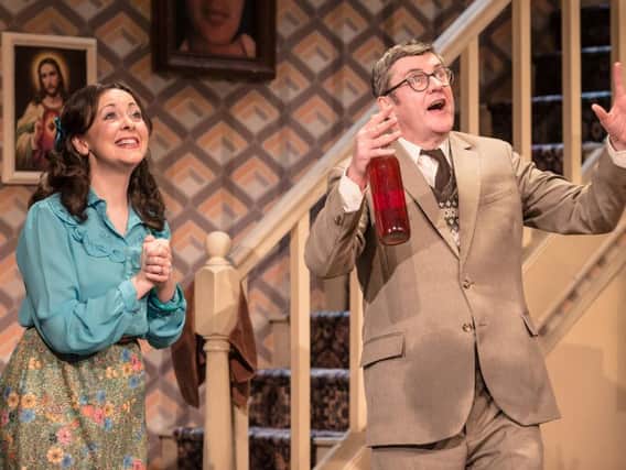 Sarah Earnshaw and Joe Pasquale in Some Mothers Do 'Ave 'Em