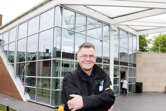 Ian Fox was awarded 500 by the high sheriff in Northamptonshire for his bravery.