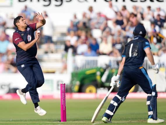 Rory Kleinveldt eventually picked up the wicket of Calum MacLeod (pictures: Kirsty Edmonds)