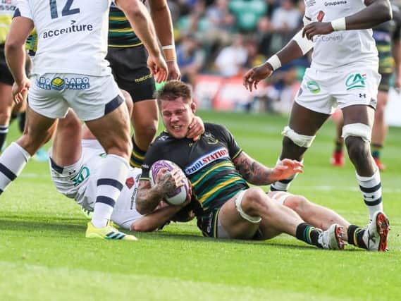Teimana Harrison tried to steer Saints to victory but Clermont were simply too strong (pictures: Kelly Cooper)