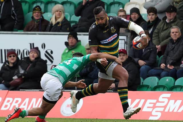 Taqele Naiyaravoro caused Newcastle problems (pictures: Sharon Lucey)