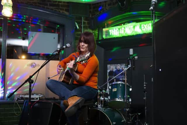 Acoustic singer, Katie Paton.