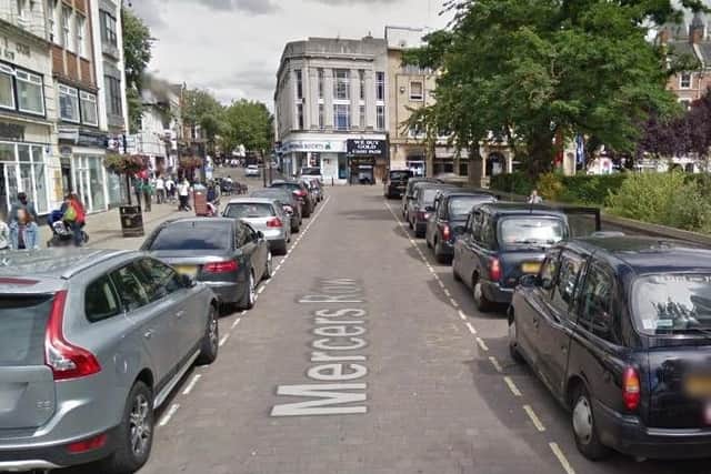 There were 17 reports of crime on or near Mercers Row
