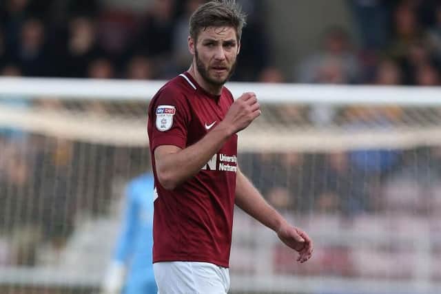 Seems to have lost his mojo these past couple of games. Lack of movement in front of him didn't help but passing was either erratic or cautious, and he struggled to contain Vale's midfield, especially the dangerous Worrall... 4