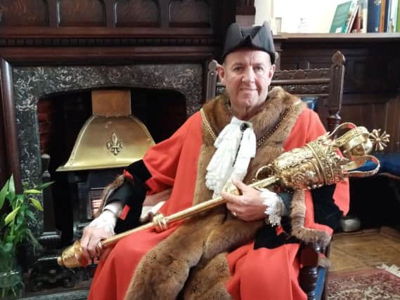 Mayor Tony Ansell will hand over the town's chains at a ceremony on Thursday marking the end of his year as Mayor.