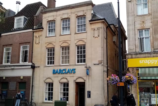 Barclay's Bank bought and redeveloped the site of the British Banner after the pub lost its license in 1913.