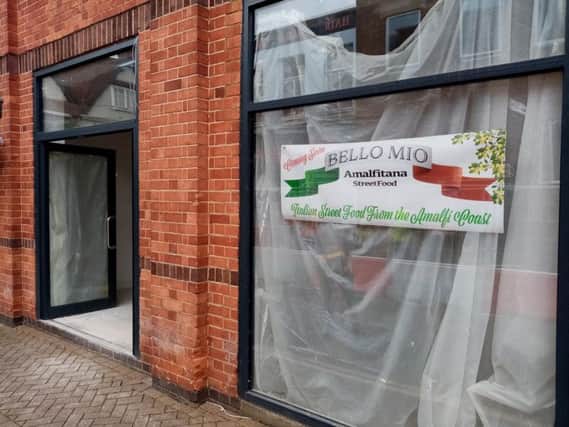 A new fast food outlet, "Bello Mio" has been announced for Dychurch Lane.