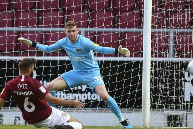 Didn't cover himself in glory for United's opener when he failed to command his box, but made amends with a string of excellent second-half saves, the pick of which came from Dembele late on... 7