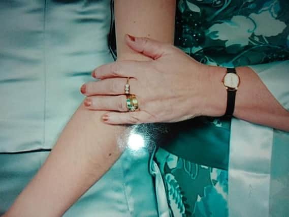 Police hope photos will help find this stolen jewellery