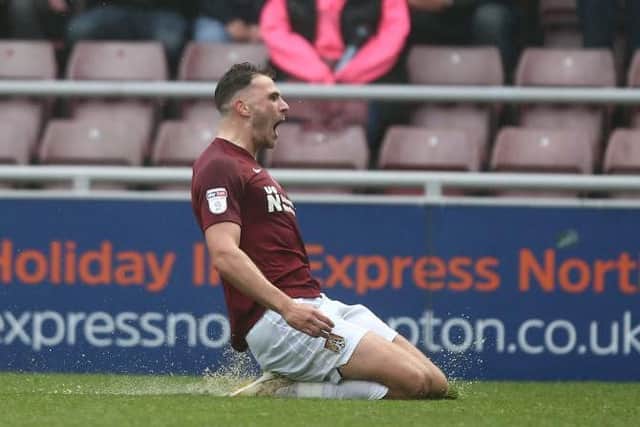 Harry Smith executed his knee slide to perfection. Picture: Pete Norton