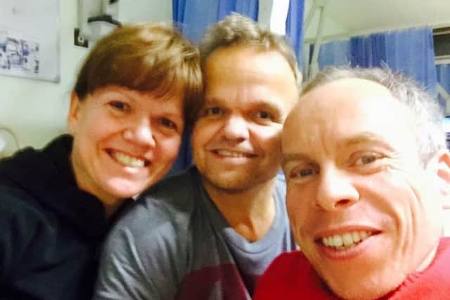 Warwick Davis with wife Samantha and Paul Hinton