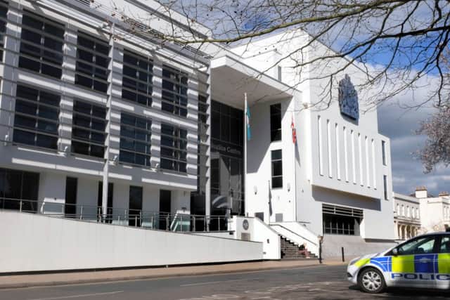 Warwick Crown Court. NNL-160414-153917001