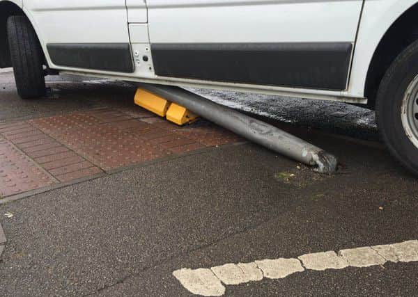 The vehicle was pictured by PC Will Corlett @NhantsResponse at the scene NNL-161005-155943001