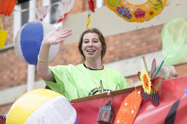 Northampton Carnival 2016 NNL-161106-180508009