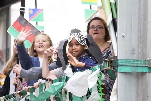 Northampton Carnival 2016 NNL-161106-180615009