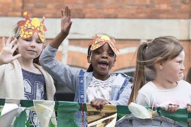 Northampton Carnival 2016 NNL-161106-180657009