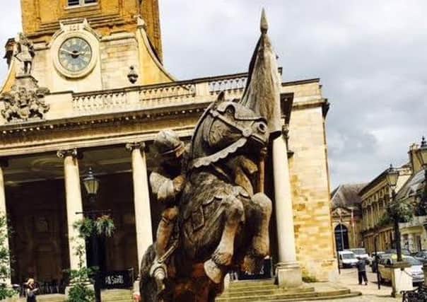 Two wooden knights are set to return to Northampton town centre