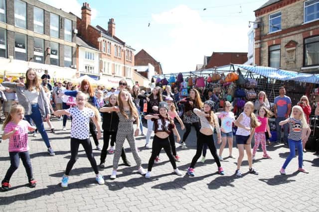 First Kettfest: Kettering: 1st Kettfest community arts festival
Anderson School of Dance flash mob in town centre
Saturday 7th June 2015 NNL-150616-173750009