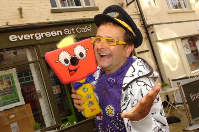 Timmy Mallett returns to the Evergreen Art Cafe, Daventry