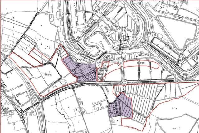The location plan for the new technology cluster next to the circuit. North is to the left, as is the A43. The Dadford Road runs horizontally through the plan. The grey-blue areas indicate the existing estate.