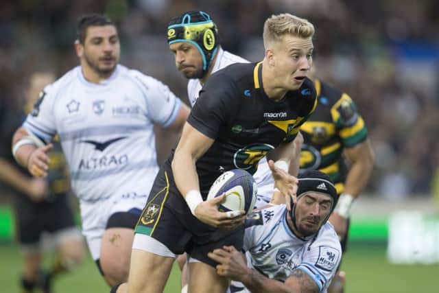 Harry Mallinder helped to set up Calum Clark's try