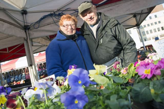 Tony and Anne Shelvey are retiring after 34 years on Northampton Market NNL-161220-143337009