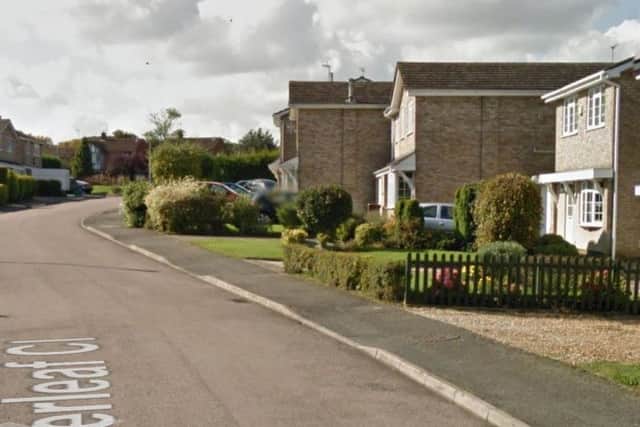 Two men were seen going up Copperleaf Close trying door handles.