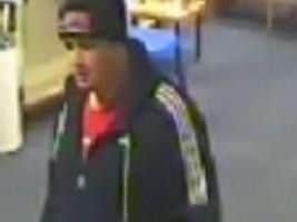A woman was tricked into exchanging 500 for a bag of electrical goods