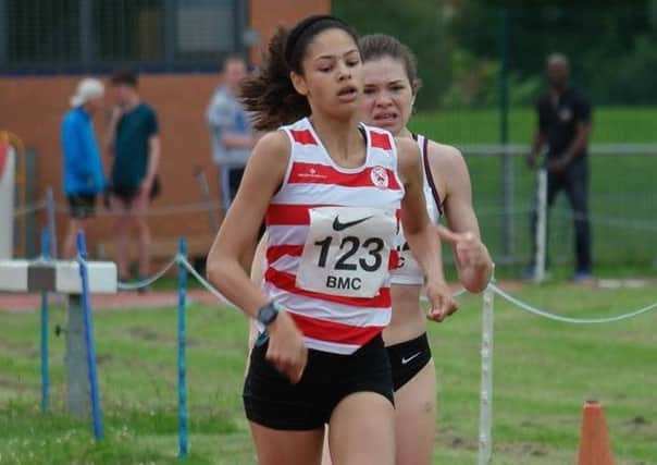 Emily Williams on her way to a personal best in the 800m