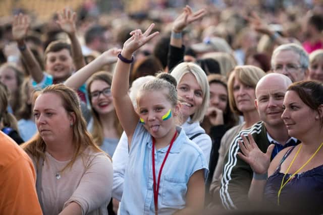 Olly Murs & Louisa Johnson, Northamptonshire County Cricket Club, Northampton, 14.07.17 NNL-170714-224743009