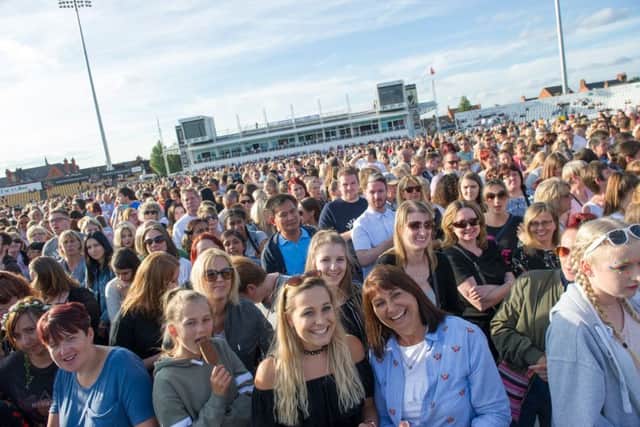 Olly Murs & Louisa Johnson, Northampton County Cricket Club, Northampton, 14.07.17 NNL-170714-224142009