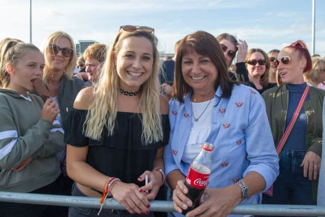 Olly Murs & Louisa Johnson, Northamptonshire County Cricket Club, Northampton, 14.07.17 NNL-170714-224153009
