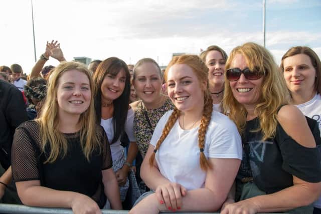 Olly Murs & Louisa Johnson, Northamptonshire County Cricket Club, Northampton, 14.07.17 NNL-170714-224248009