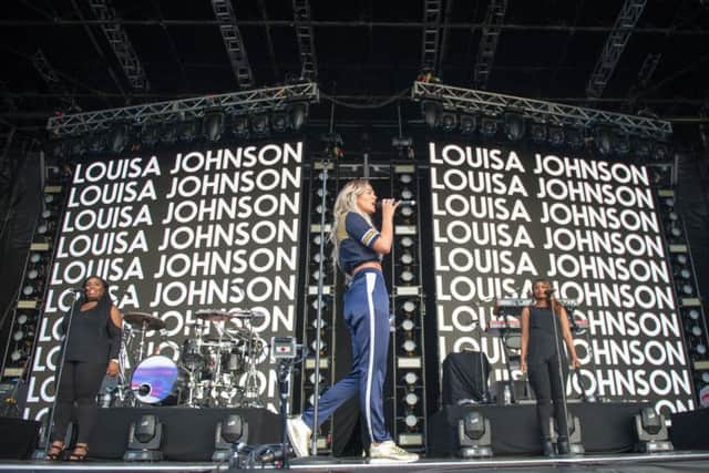 Olly Murs & Louisa Johnson, Northamptonshire County Cricket Club, Northampton, 14.07.17 NNL-170714-224354009