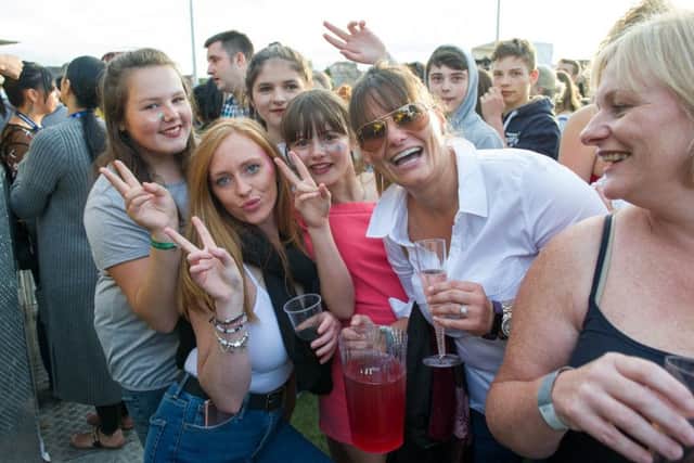 Olly Murs & Louisa Johnson, Northamptonshire County Cricket Club, Northampton, 14.07.17 NNL-170714-224416009
