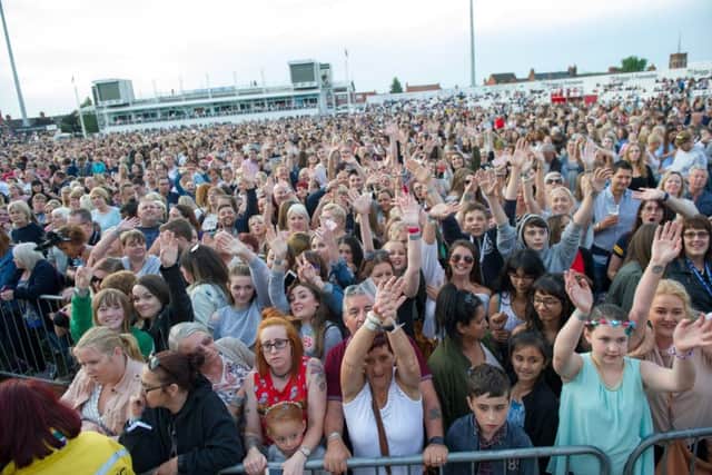 Olly Murs & Louisa Johnson, Northamptonshire County Cricket Club, Northampton, 14.07.17 NNL-170714-224427009