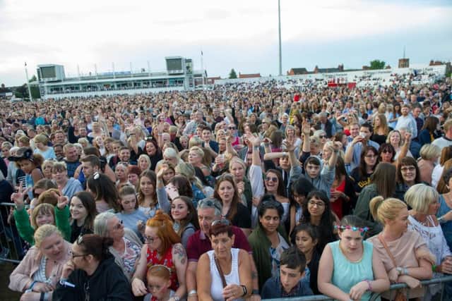 Olly Murs & Louisa Johnson, Northamptonshire County Cricket Club, Northampton, 14.07.17 NNL-170714-224438009