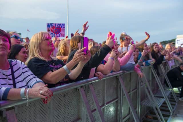 Olly Murs & Louisa Johnson, Northamptonshire County Cricket Club, Northampton, 14.07.17 NNL-170714-224555009
