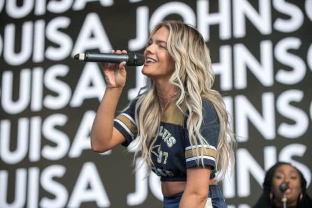 Olly Murs & Louisa Johnson, Northamptonshire County Cricket Club, Northampton, 14.07.17 NNL-170714-224710009
