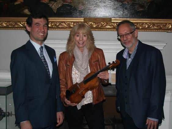 L-R: Tom Palmer (Bromptons Auctioneers), Sue Shipley, Phil Andrews (daughter and son of Richard Andrews).